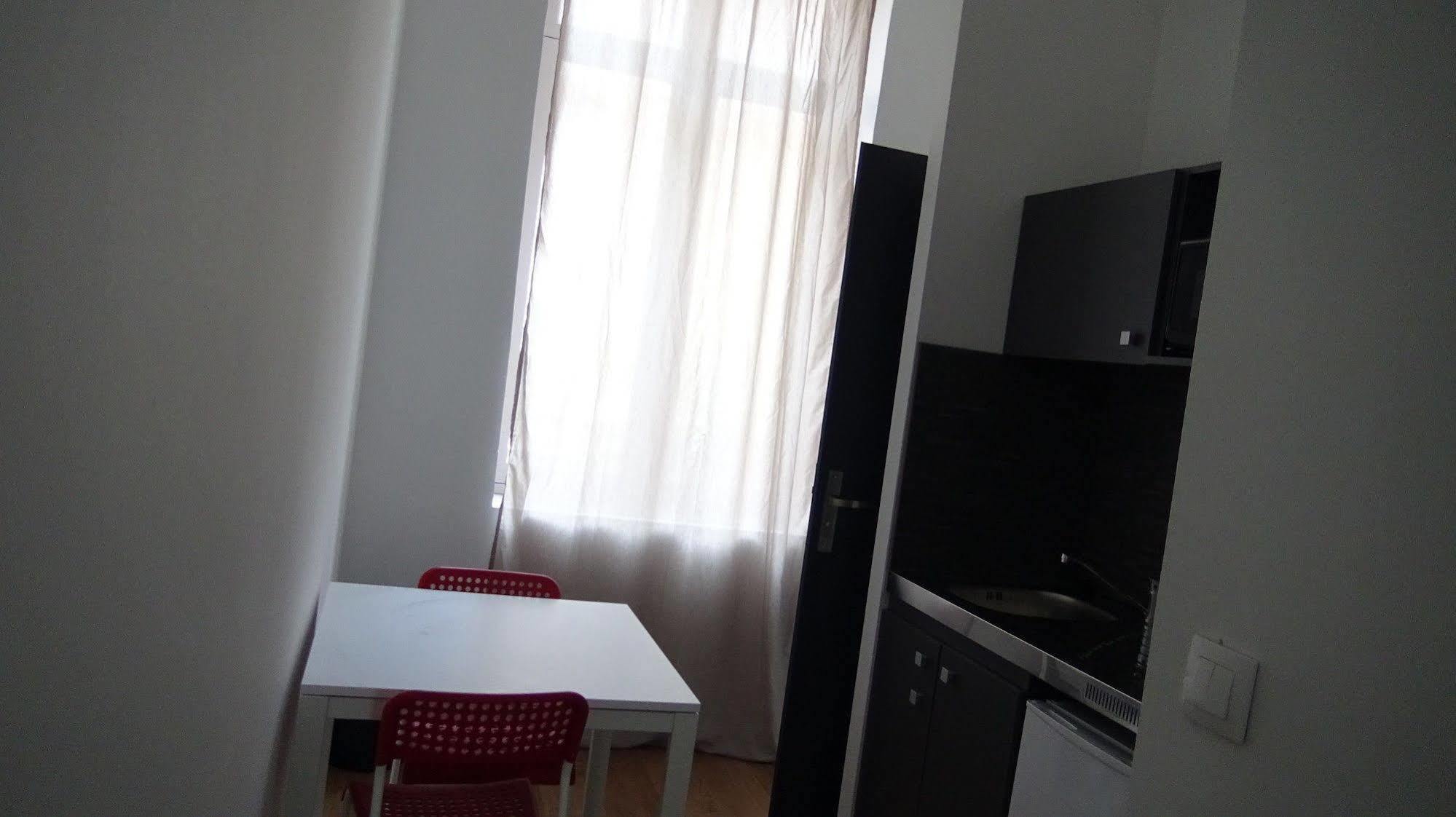 Nationale Appart Hotel Лил Екстериор снимка